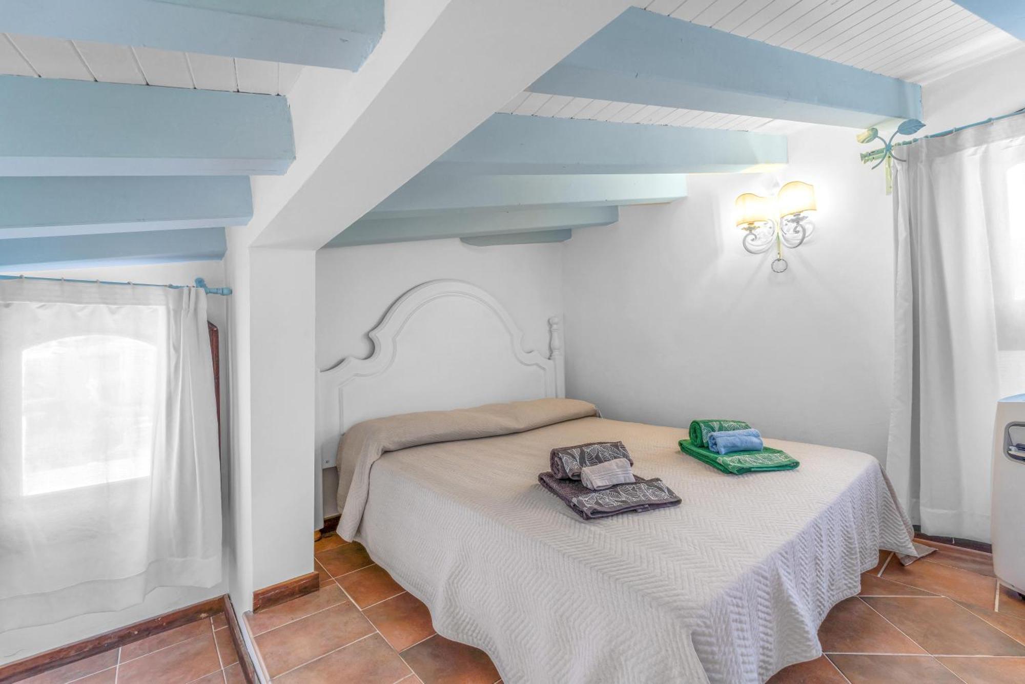 -Luxury- Torretta Con Piscina E Spiaggia A 300 Mt 利斯西亚迪维卡 外观 照片